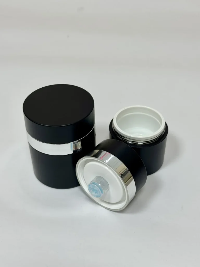 № 81 Jar (black plastic vacuum pump) 30ml